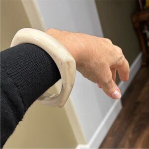 Cream and Tan Marbled Bangle Bracelet